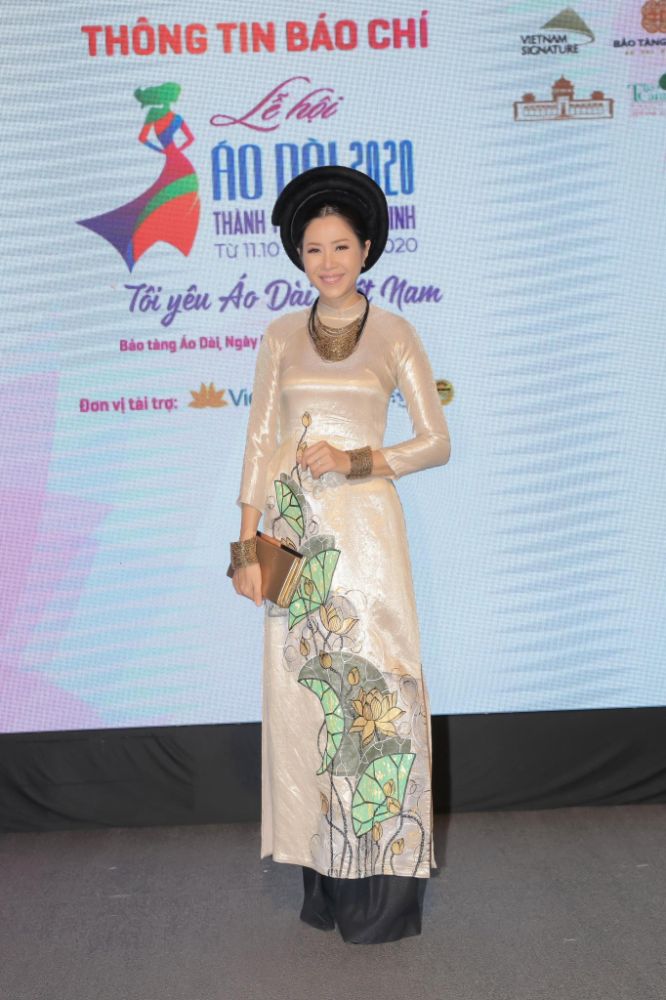 MC Quỳnh Hoa được chọn là Đại sứ áo dài . Ảnh: NVCC