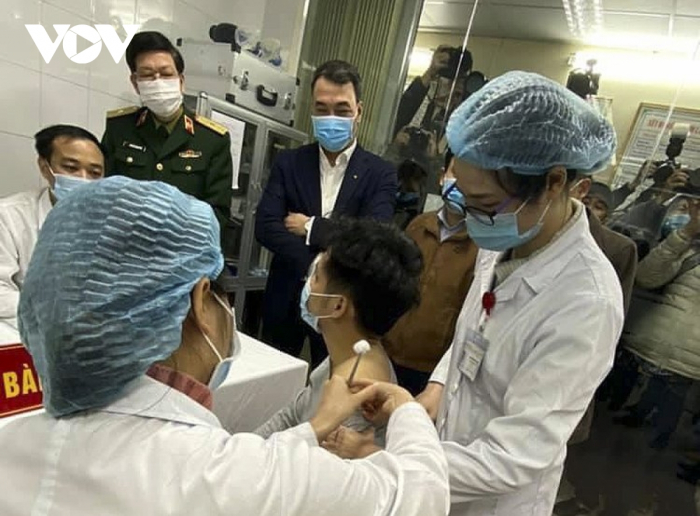 3 tình nguyện viên tiêm thử nghiệm vaccine Covid-19 Việt Nam đều ổn định.Ảnh: VOV