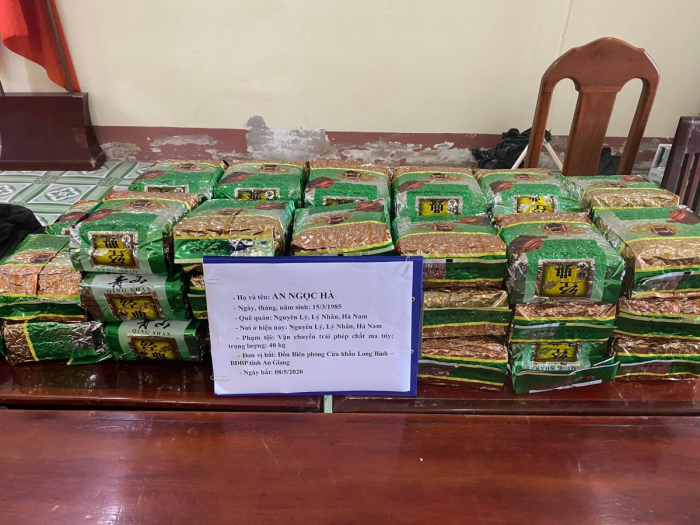 40 kg ma túy đá được các đối tượng vận chuyển từ Campuchia về Việt Nam, bị BĐBP An Giang bắt giữ ngày 8/5.Ảnh: VOV