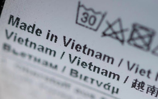 Hiện định nghĩa về sản phẩm Made in Vietnam trong văn bản pháp luật còn chưa rõ ràng, gây hiểu nhầm cho người tiêu dùng và khó khăn cho doanh nghiệp sản xuất. Ảnh: T.L.