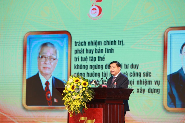 Bộ trưởng Bộ Kế hoạch và Đầu tư Nguyễn Chí Dũng cho biết GDP tính theo sức mua tương đương của Việt Nam hiện lên đến 1.000 tỷ USD