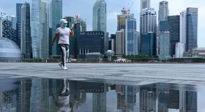 Covid-19 đưa kinh tế Singapore vào suy thoái trầm trọng nhất trong năm 2020. Ảnh: CNBC