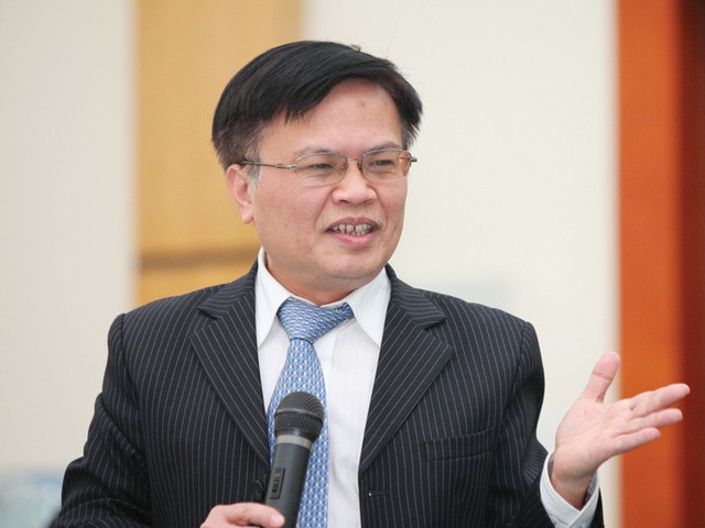 Tiến sĩ Nguyễn Đình Cung nhận định bức tranh kinh tế Việt Nam 2021 vẫn chưa thể “sáng” do đại dịch Covid-19 còn “bủa vây”. Ảnh: IT.