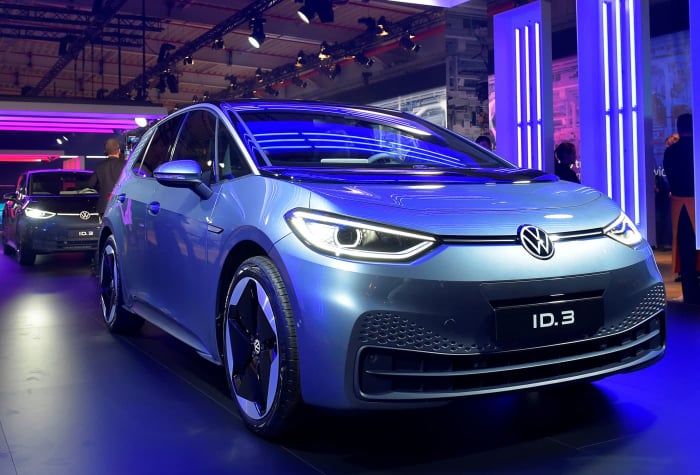 Lợi nhuận của Volkswagen giảm thê thảm trong năm 2020. Ảnh: CNBC