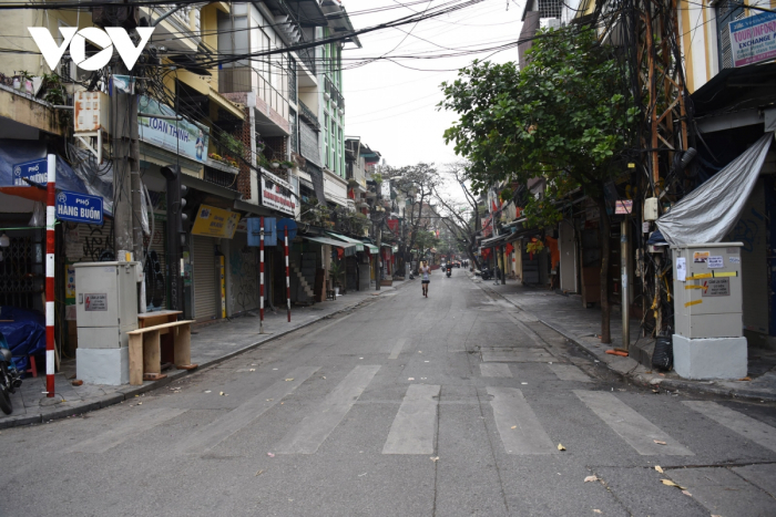 Đường phố vắng vẻ ngày Tết trở thành một nét rất riêng của Hà Nội.