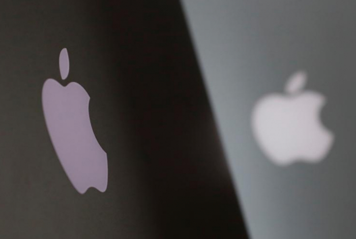 Apple gặp khó do thiếu linh kiện cho MacBook và iPad. Ảnh: Reuters