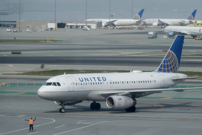 United Airlines lỗ hơn 1,4 tỉ USD trong quý 1, cổ phiếu giảm sâu. Ảnh: Foxbusiness.