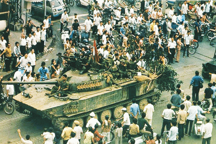 Điều kỳ diệu là cuộc tổng tấn công nổ ra như sấm sét, như bão táp mà ít bị tổn thất, thành phố Sài Gòn hầu như còn nguyên vẹn. Ảnh:TL.