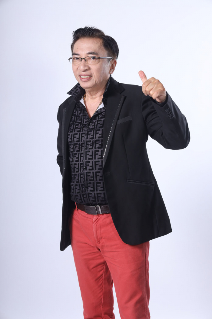 Ca sĩ Đình Văn. Ảnh: NVCC