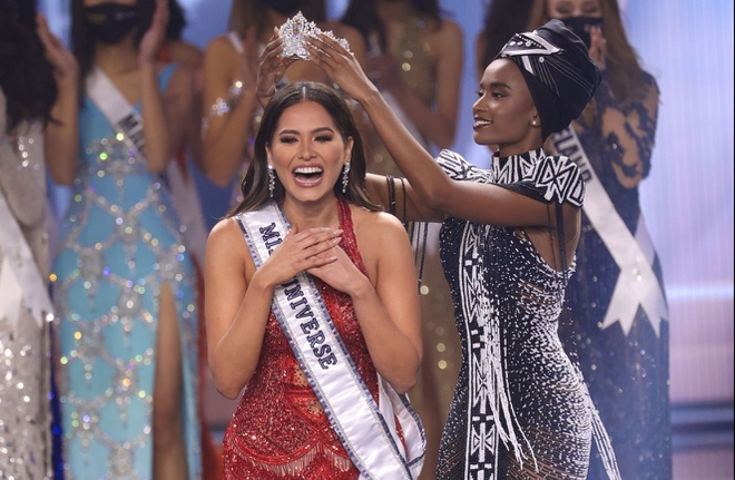 Khoảnh khắc đăng quang Miss Universe 2020 của Hoa hậu Mexico.