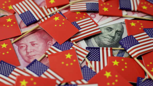 Nhân dân tệ lên cao nhất 3 tháng so với USD. Ảnh: CNBC