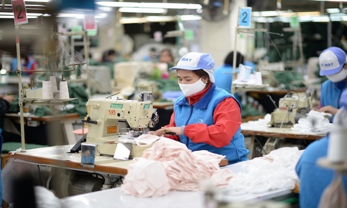 Trung Quốc trở thành thị trường xuất khẩu hàng dệt may chính của Việt Nam. Ảnh: EVNE