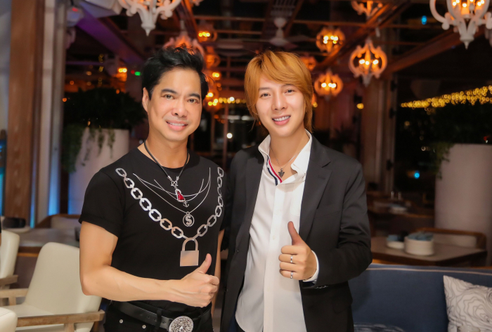 Ca sĩ, diễn viên S-Quang Ngọc (phải) - người đã mua bản quyền ca khúc Chỉ còn chút tình người. Ảnh: NVCC