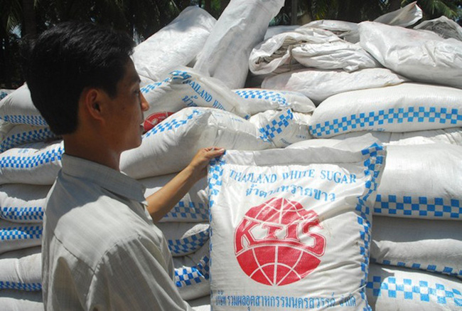 Theo Bộ Công thương Việt Nam, thời gian qua, ngành mía đường trong nước đã bị ảnh hưởng nghiêm trọng do đường nhập khẩu được trợ cấp và bán phá giá từ Thái Lan tăng mạnh trong năm 2020. Ảnh: T.L.