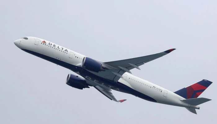 Các hãng hàng không Mỹ dồn dập thuê lại hàng nghìn phi công. Ảnh: Reuters.