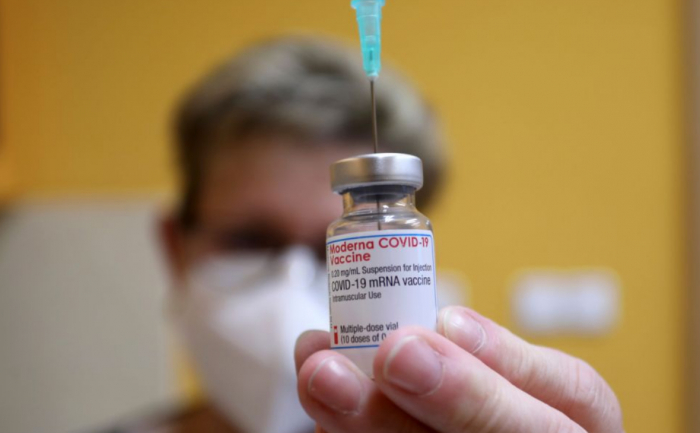 Bộ Quốc phòng Mỹ ký hợp đồng cung cấp vaccine 3,3 tỷ USD với Moderna. Ảnh: Foxbusiness.