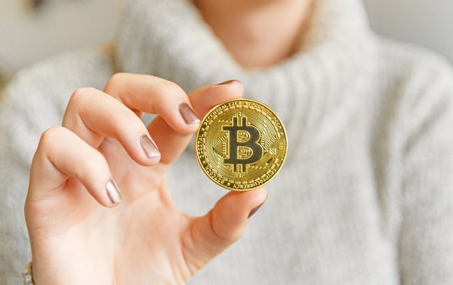 Giá bitcoin đã giảm xuống dưới mức biểu tượng 30.000 USD trong phiên ngày 22/6. Ảnh: T.L