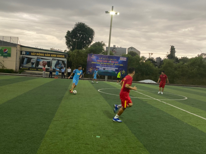 Tới đây, đội bóng của Hội Doanh nhân trẻ tỉnh Ninh Bình sẽ lần lượt tổ chức thi đấu giao hữu cùng các đội bóng các sở ban nghành, các đơn vị kinh tế trong tỉnh