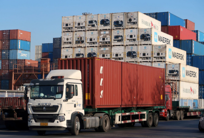 Xuất khẩu Trung Quốc tăng vượt dự báo. Ảnh: Reuters.
