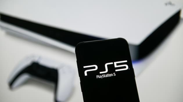 Sony kiếm đậm nhờ máy chơi game PlayStation 5. Ảnh: Getty Images.