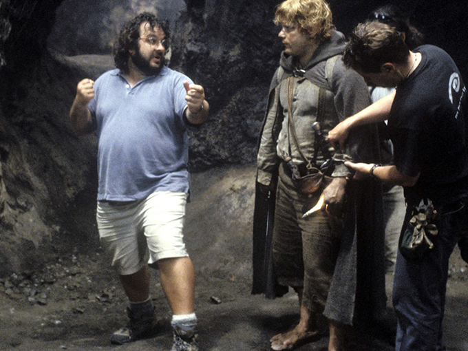 Peter Jackson (trái) đạo diễn một cảnh trong The Lord of the Rings: The Return of the King. Ảnh: Reuters