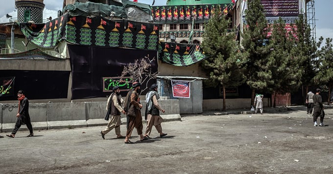 Các chiến binh Taliban trên đường phố Kabul, Afghanistan. Các nhà lãnh đạo Taliban đã sử dụng phương tiện truyền thông xã hội để truyền đi những hình ảnh này để quảng bá toàn thế giới về thành công trên chiến trường của họ. Ảnh: The New York Times