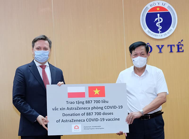 Đại sứ Ba Lan tại lễ trao tặng vaccine cho Việt Nam. Ảnh: PV.