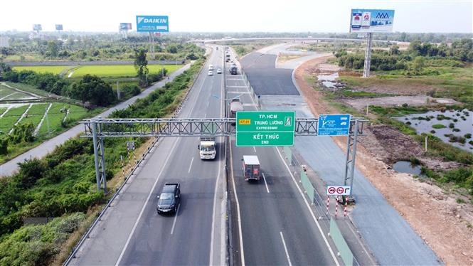 Nhiều dự án BOT đang gặp khó về vốn.