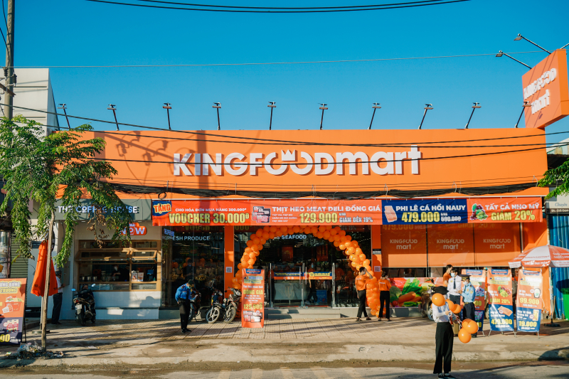 Kingfoodmart đã chính thức khai trương siêu thị Kingfoodmart Phạm Hùng, số 10 Phạm Hùng, Xã Bình Hưng, H. Bình Chánh, TP.HCM vào sáng  nay, 29/10. Ảnh: QT