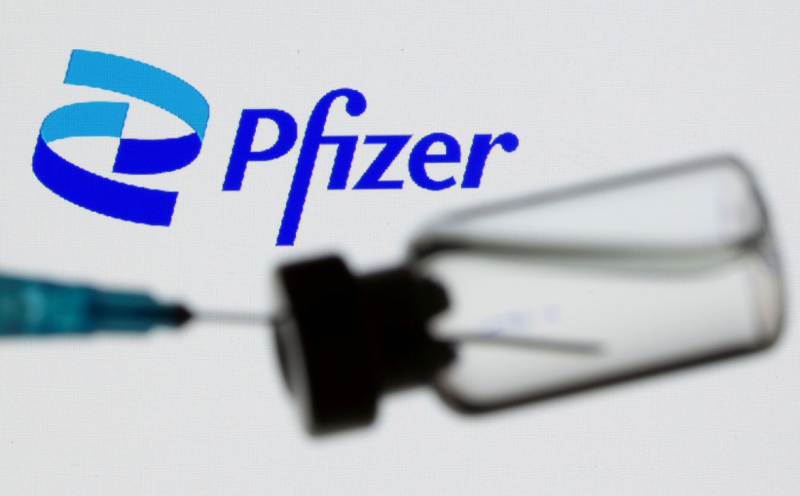 Pfizer dự kiến tăng doanh số bán vaccine cho năm 2022 lên 29 tỷ USD. Ảnh: Reuters.