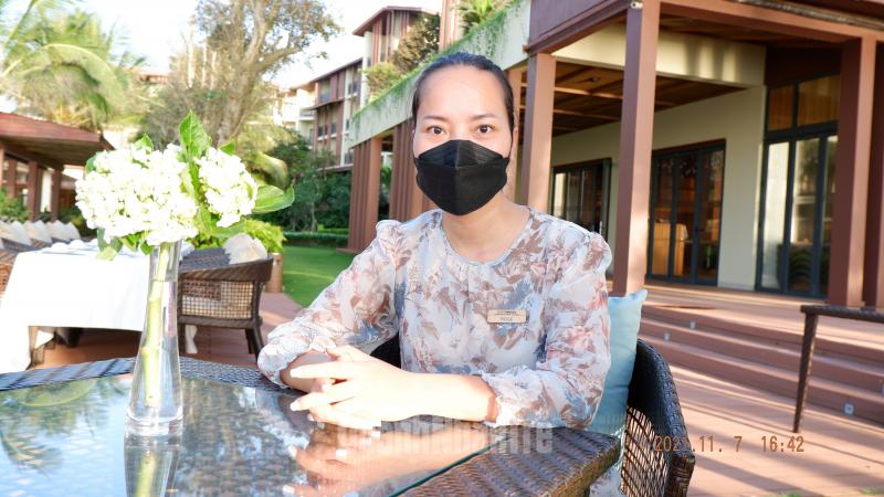 Chị Hannah Đỗ, Giám đốc Marketing của Resort Dusit Princess chia sẻ với PV Doanh Nhân Trẻ. Ảnh: Kim Thanh.