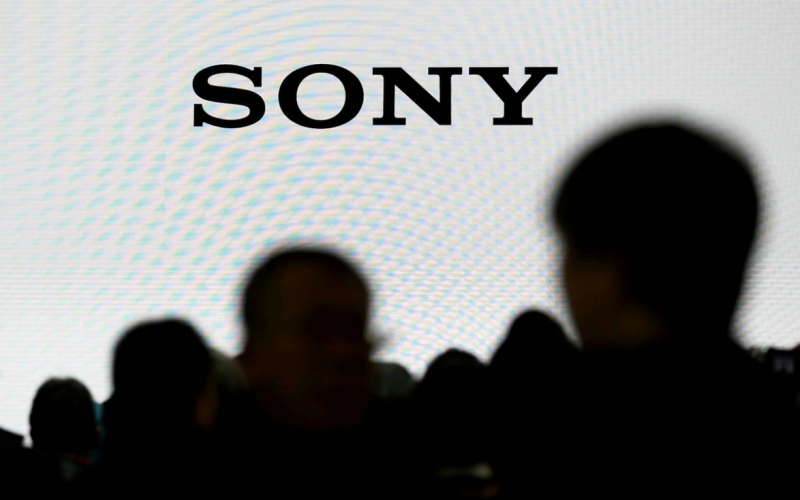 Sony cắt giảm triển vọng sản xuất PS5. Ảnh: Reurtes.