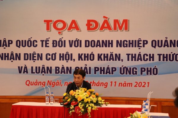 TS Võ Trí Thành, chuyên gia kinh tế chia sẻ giải pháp ứng phó với dịch bệnh. Ảnh: DNT.