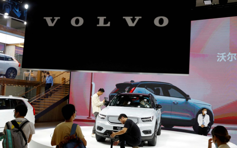 Volvo chứng kiến nguồn cung được cải thiện sau khi lợi nhuận quý 3 giảm. Ảnh: Reuters.