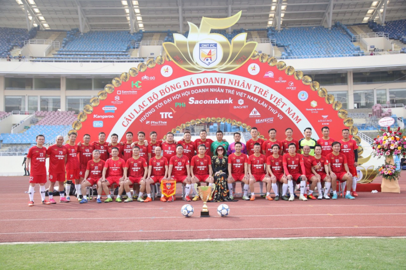 Câu lạc bộ bóng đá Doanh nhân trẻ Việt Nam tổ chức Lễ kỷ niệm 5 năm thành lập. Ảnh: DNT.