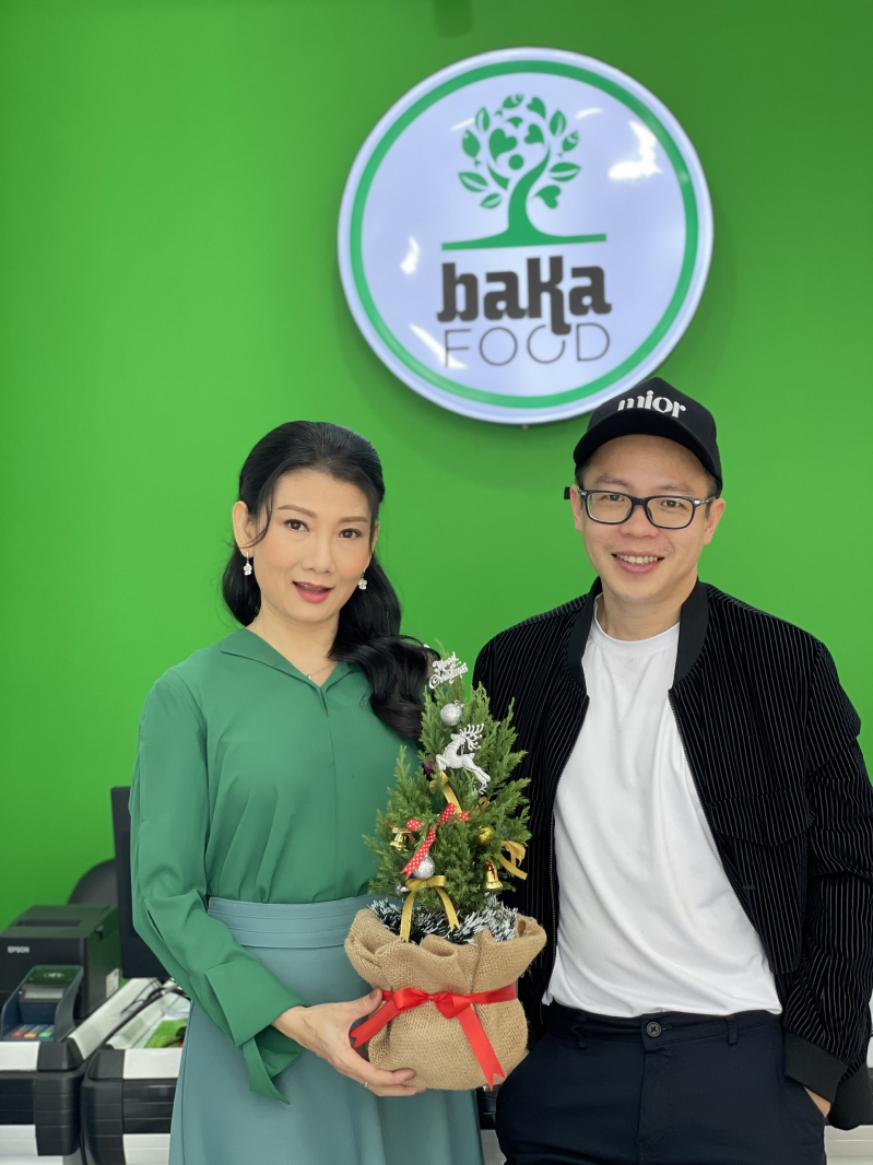 CEO Baka Food Nguyễn Hà Quốc Anh và diễn viên Mỹ Uyên, người luôn ủng hộ anh trên con đường kinh doanh