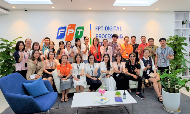 Ảnh 2: Chú trọng xây dựng, phát triển và giữ gìn văn hóa doanh nghiệp là cách giúp FPT ngày càng phát triển, trở thành một trong những công ty công nghệ hàng đầu Việt Nam. 