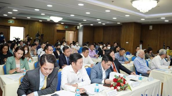 Các đại biểu tham gia hội thảo “Tạo đà phục hồi của thị trường bất động sản phía Nam”.
