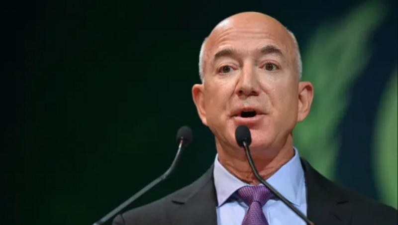 Nhà sáng lập Amazon, Jeff Bezos. Ảnh: CNBC.