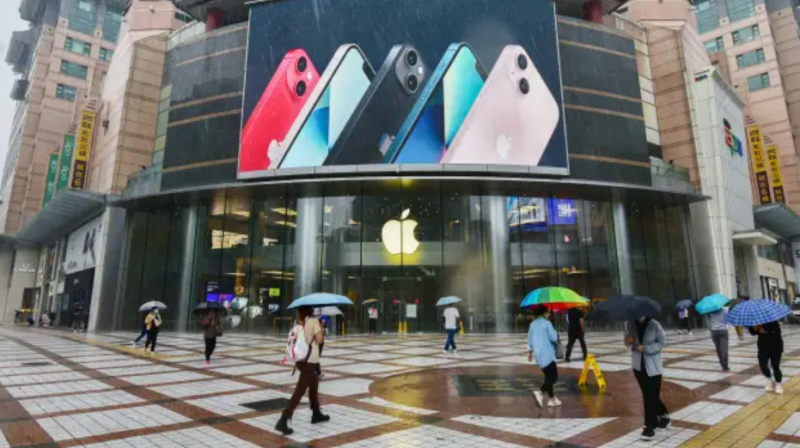 Apple chuyển việc sản xuất iPad sang Việt Nam. Ảnh: CNBC.