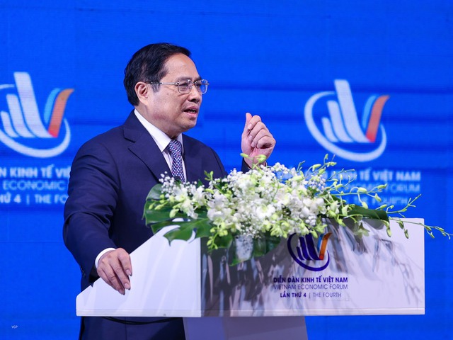 Thủ tướng Chính phủ Phạm Minh Chính phát biểu tại Tọa đàm cấp cao của Diễn đàn Kinh tế Việt Nam lần thứ 4 với chủ đề 