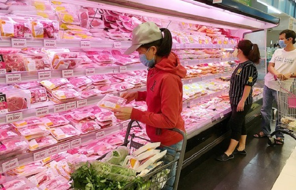5 tháng đầu năm 2022, Việt Nam nhập khẩu 235,32 ngàn tấn thịt và các sản phẩm từ thịt. Ảnh: T.L