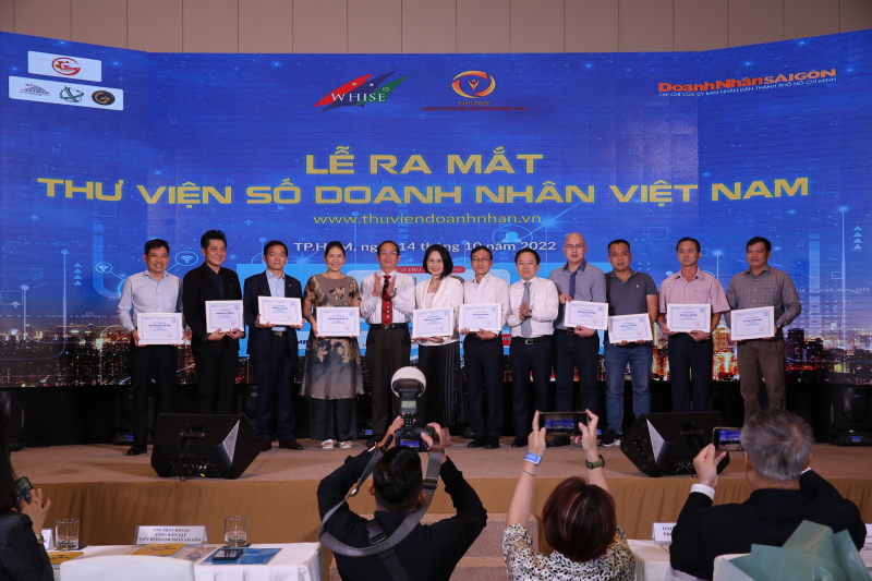 Tại buổi lễ ra mắt Thư viện số Doanh nhân Việt Nam