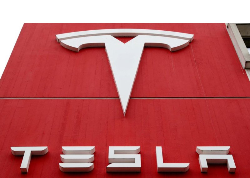 Tesla thu hồi 321.000 xe tại Mỹ do lỗi đèn hậu. Ảnh: Reuters