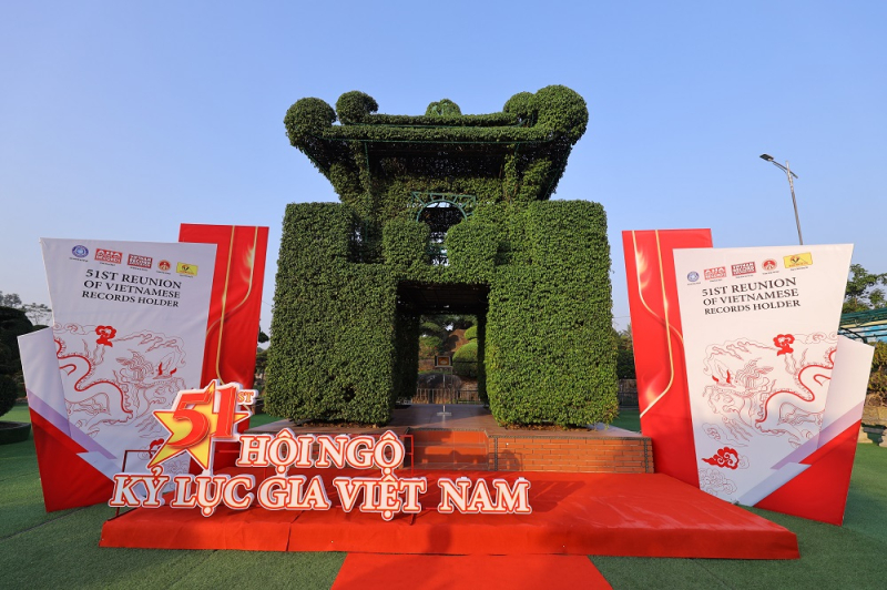 Đây là lần thứ 2 Hội ngộ Kỷ lục gia Việt Nam được tổ chức tai Trung tâm Thương mại và Du lịch Dũng Tân, tỉnh Thái Nguyên