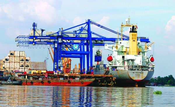 Xuất nhập khẩu của Việt Nam tiếp tục lập kỷ lục mới với hơn 700 tỷ USD, là động lực đưa đất nước phát triển trong giai đoạn tới. Ảnh: T.L.