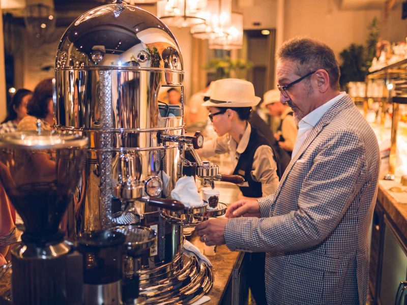 Đức là thị trường nhập khẩu cà phê lớn nhất châu Âu và ngày càng ưa chuộng cà phê Việt. Ảnh: T.L.