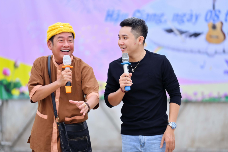 Danh hài Tấn Beo cũng có mặt tham gia chương trình mang lại tiếng cười cho khán giả. Ảnh: EK