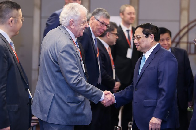 Thủ tướng cho biết luôn quan tâm và tạo điều kiện thuận lợi cho cộng đồng doanh nghiệp nước ngoài tại Việt Nam. Ảnh: VGP/Nhật Bắc