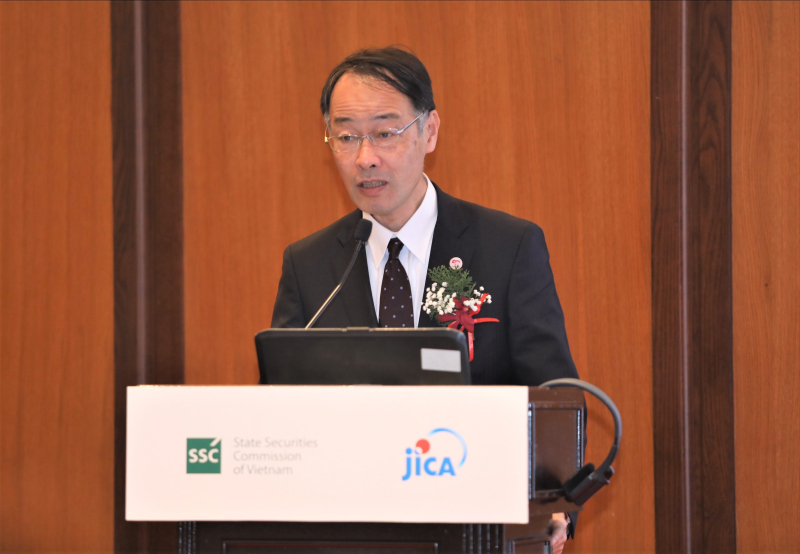 Ông Nakajima Junichi, Cao ủy viên, Cơ quan Dịch vụ Tài chính Nhật Bản, phát biểu tại Hội thảo.